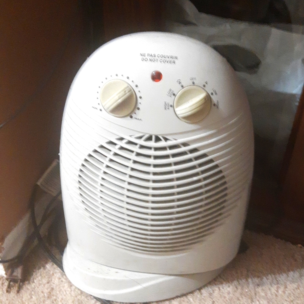 Compact room heater